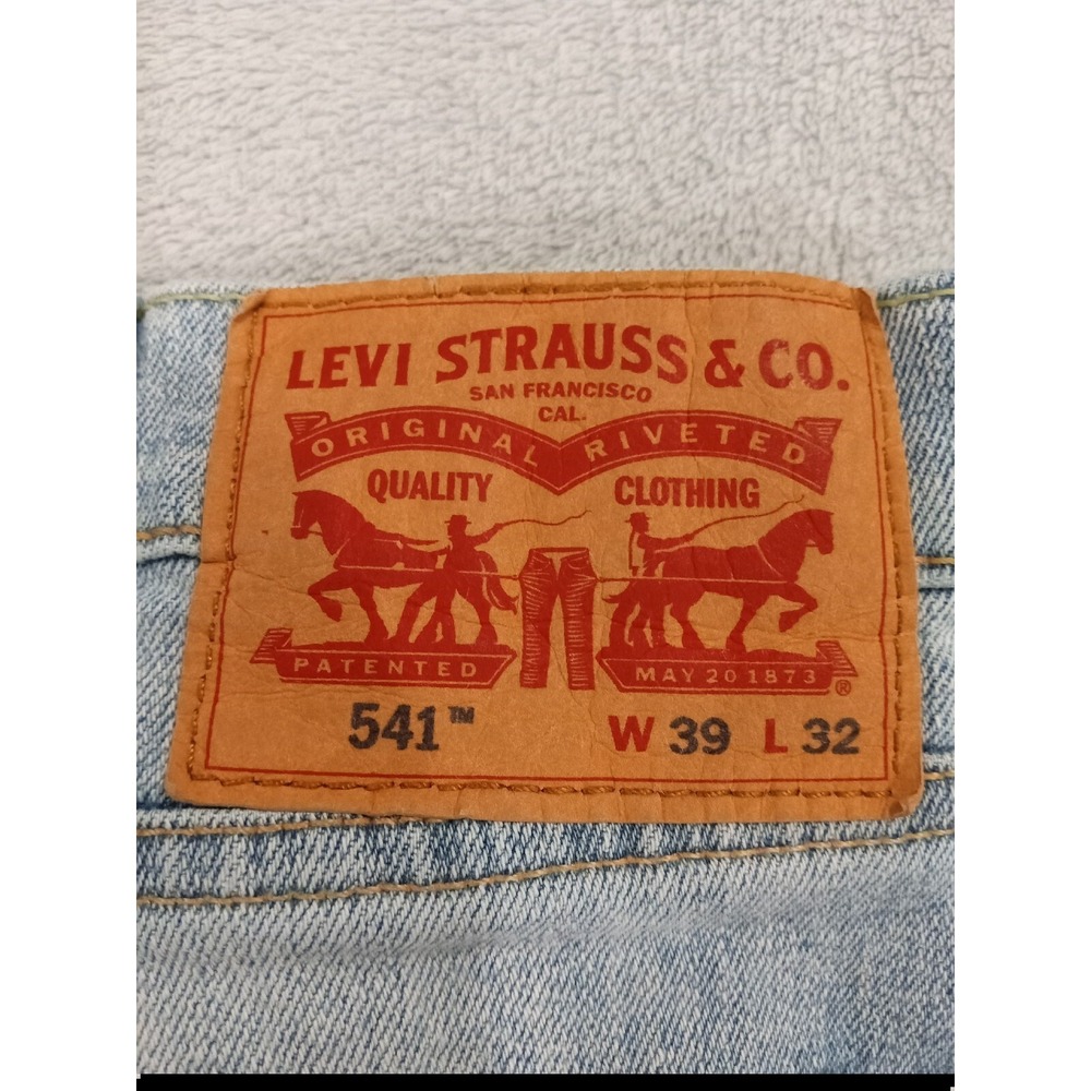 Levi's 541 Jeans‎ Men's 39x32 Light Blue Straight Leg Jeans